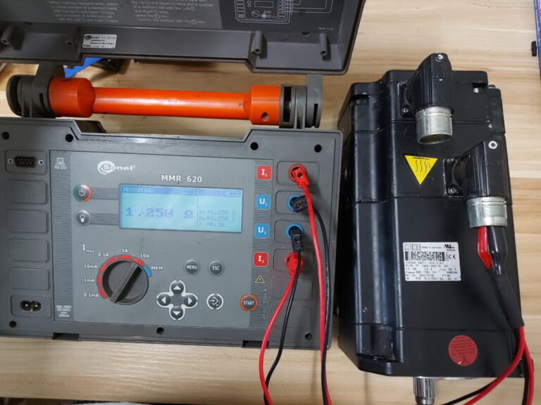 วัดความต้านทานขดลวดเซอร์โวมอเตอร์ด้วยเครื่องวัด Milliohm